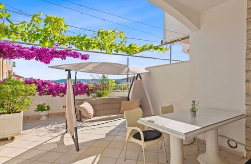 Sveti Filip i Jakov Apartment | Stunning Seaview Getaway for 2