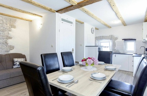 Sveta Jelena House | Stunning villa for 6 guests with WIFI, A/C, TV, terrace and pets allowed