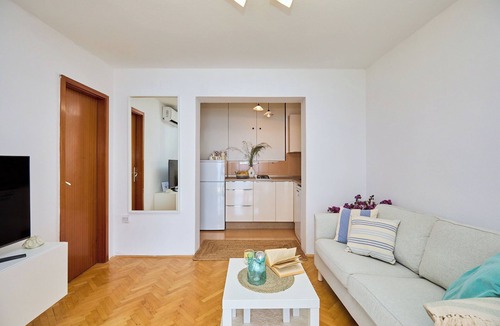 Lozica Apartment | Sunset Oasis - One Bedroom Apartment, Sleeps 2