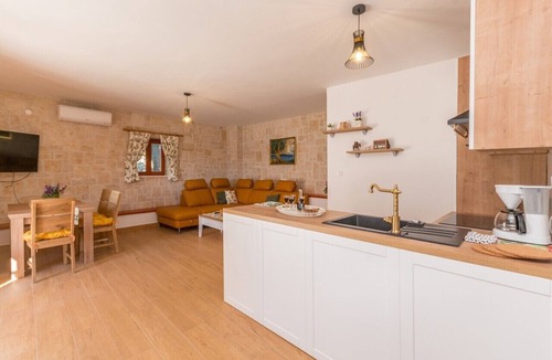 Stankovci Villa | The Grandfathers courtyard villa with heated pool