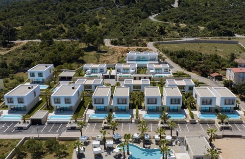 Kraj Villa | The Palms Resort - Villa President Beach I
