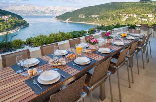 Pucisca Villa | The White House, Brac