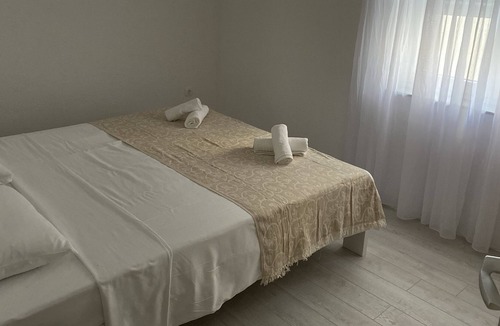 Zelenka Apartment | Three bedroom apartment with terrace and sea view Makarska (A-19795-a)