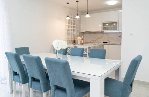 Zmijavci Apartment | Three bedroom apartment with a swimming pool Zmijavci, Zagora (A-27159-a)