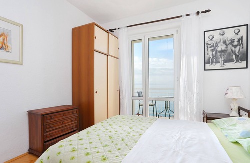Drasnice Apartment | Three bedroom apartment near beach Drašnice, Makarska (A-2644-b)