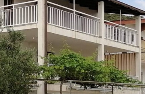 Drace Apartment | Three bedroom apartment with terrace and sea view Drače, Pelješac (A-25422-a)