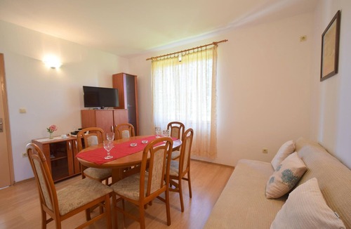 Njivice Apartment | Three bedroom apartment with terrace Njivice, Krk (A-20468-a)