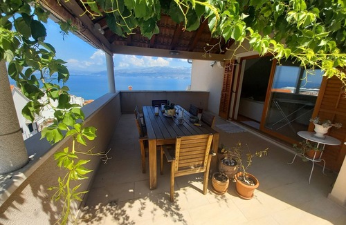 Postira Apartment | Three bedroom apartment with terrace and sea view Postira, Brač (A-5617-i)