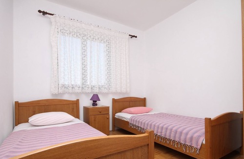 Povljana Apartment | Three bedroom apartment with terrace Povljana, Pag (A-6297-a)