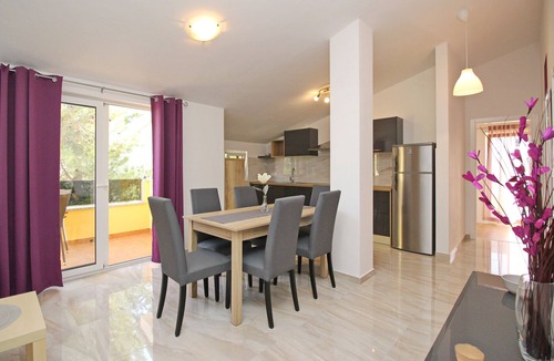 Baska Apartment | Three bedroom apartment with balcony Baška, Krk (A-18793-g)