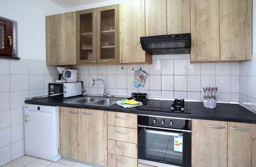 Bibinje Apartment | Three bedroom apartment near beach Bibinje (Zadar) (A-5780-d)