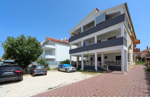 Bibinje Apartment | Three bedroom apartment near beach Bibinje (Zadar) (A-5780-d)