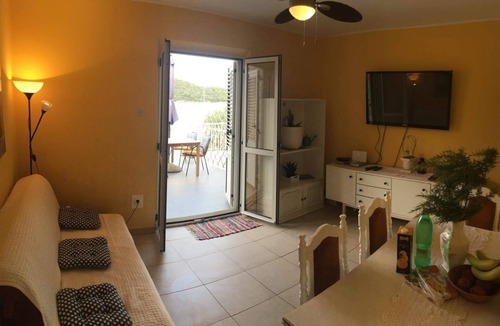 Cove Tri Zala (Zrnovo) Apartment | Three bedroom apartment near beach Korčula (A-14612-a)