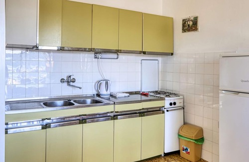 Pirovac Apartment | Three bedroom apartment with balcony and sea view Pirovac, Šibenik (A-11824-b)