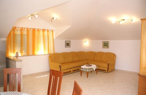 Supetar Apartment | Three bedroom apartment with terrace and sea view Supetar, Brač (A-4274-b)