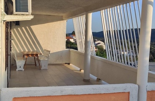 Kampor Apartment | Three bedroom apartment with terrace and sea view Kampor, Rab (A-17873-a)