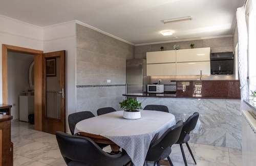 Kampor Apartment | Three bedroom apartment with a swimming pool Kampor, Rab (A-23600-a)