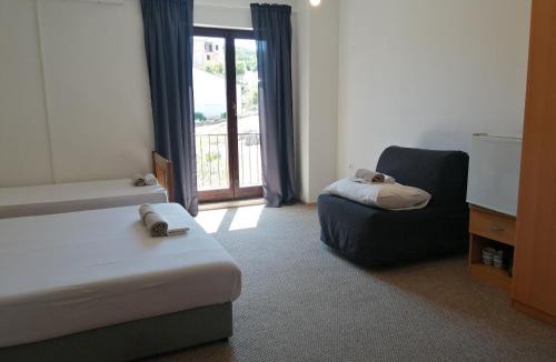 Loviste House | Trim Rooms and Apartments