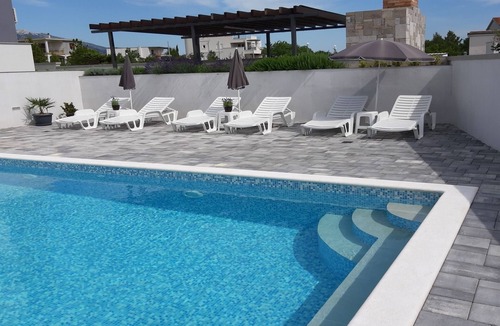 Seline Apartment | Two bedroom apartment with a swimming pool Seline, Paklenica (A-25503-e)