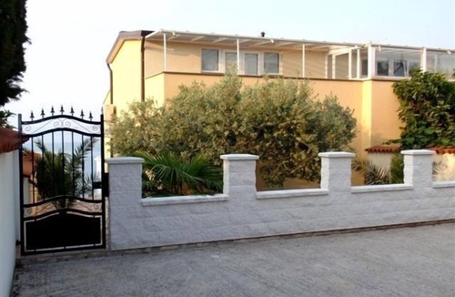 Crveni Vrh Apartment | Two bedroom apartment with balcony and sea view Crveni Vrh, Umag (A-27174-a)