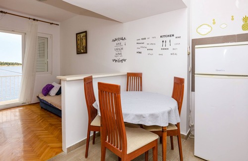 Primosten Apartment | Two bedroom apartment near beach Primošten (A-25265-a)