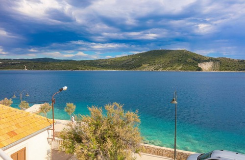 Primosten Apartment | Two bedroom apartment near beach Primošten (A-25265-a)