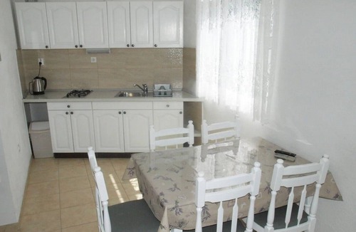 Vrpolje Apartment | Two bedroom apartment with terrace and sea view Makarska (A-22168-a)