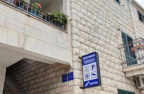 Ratac Apartment | Two bedroom apartment with terrace Makarska (A-27892-a)