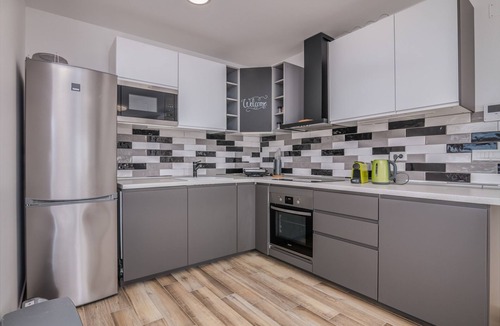 Malinska Apartment | Two bedroom apartment with terrace Malinska, Krk (A-23647-a)