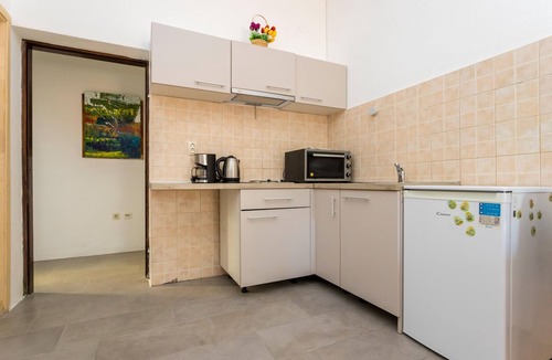 Njivice Apartment | Two bedroom apartment with terrace Njivice, Krk (A-20438-a)