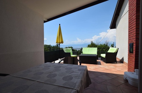 Njivice Apartment | Two bedroom apartment with terrace and sea view Njivice, Krk (A-20469-a)