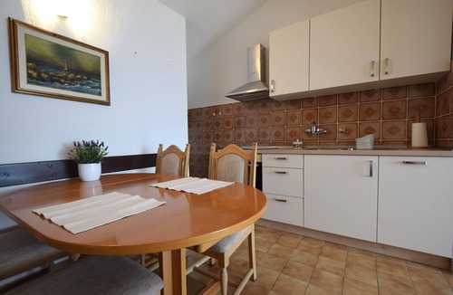 Njivice Apartment | Two bedroom apartment with terrace and sea view Njivice, Krk (A-21326-b)