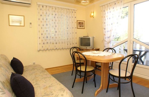 Podgora Apartment | Two bedroom apartment near beach Podgora, Makarska (A-4330-a)