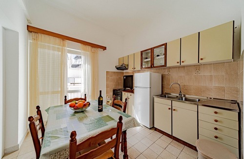 Brna Apartment | Two bedroom apartment with terrace and sea view Brna, Korčula (A-10057-b)