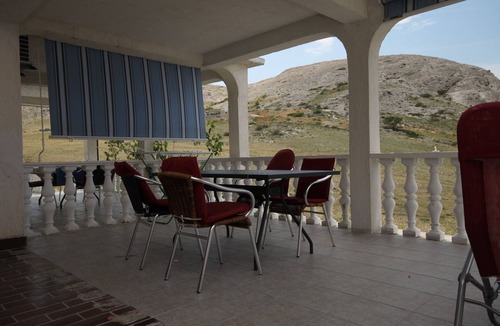 Metajna Apartment | Two bedroom apartment with terrace and sea view Metajna, Pag (A-6426-a)
