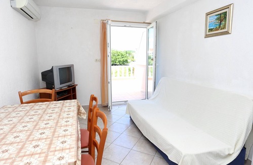 Janjina Apartment | Two bedroom apartment near beach Sreser, Pelješac (A-10138-b)