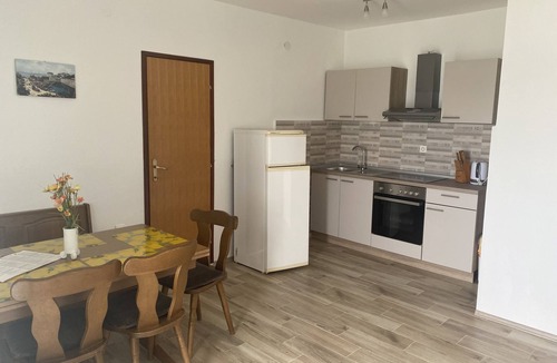 Pasman Apartment | Two bedroom apartment near beach Mrljane, Pašman (A-8464-a)