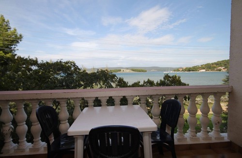 Pasman Apartment | Two bedroom apartment near beach Mrljane, Pašman (A-8464-b)