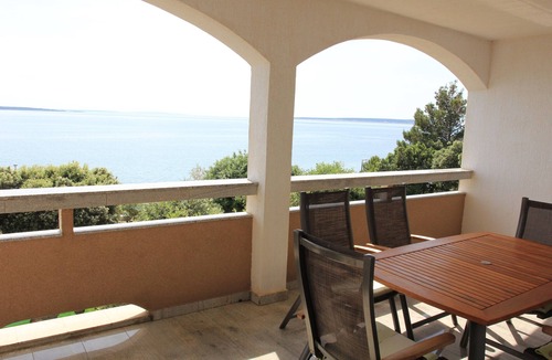 Mandre Apartment | Two bedroom apartment near beach Mandre, Pag (A-8655-d)