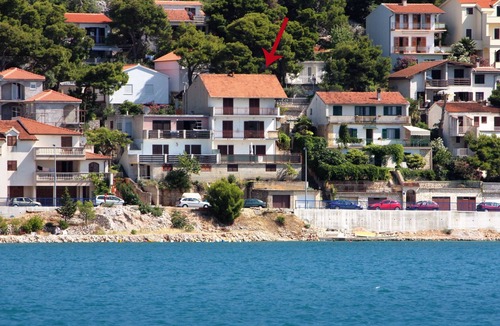 Tijesno Apartment | Two bedroom apartment near beach Tisno, Murter (A-810-a)