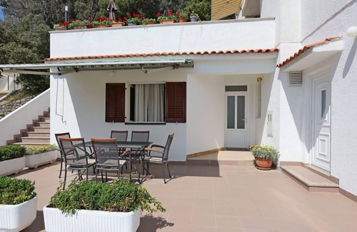 Supetarska Draga Apartment | Two bedroom apartment near beach Supetarska Draga - Gonar, Rab (A-18650-c)