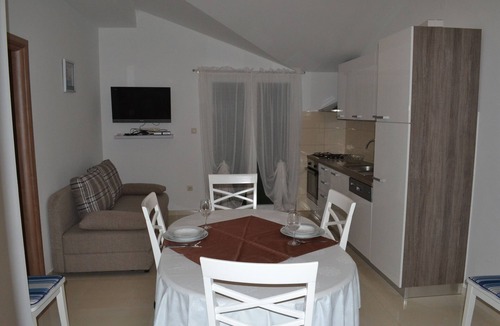 Grebastica Apartment | Two bedroom apartment with terrace and sea view Grebaštica, Šibenik (A-13365-a)