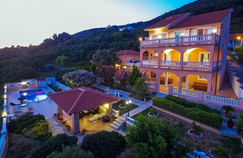 Banjol Apartment | Two bedroom apartment with a swimming pool Banjol, Rab (A-21952-a)