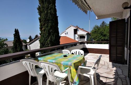 Njivice Apartment | Two bedroom apartment with terrace and sea view Njivice, Krk (A-5312-b)