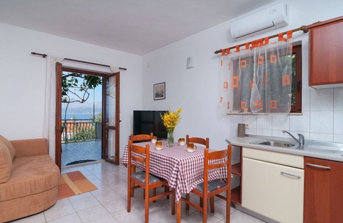 Postira Apartment | Two bedroom apartment with terrace and sea view Postira, Brač (A-3065-a)