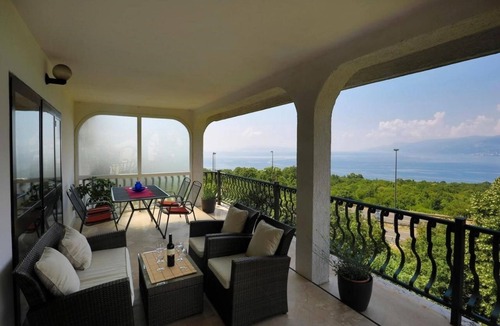 Kastav Apartment | Two bedroom apartment with balcony and sea view Rijeka (A-27249-a)