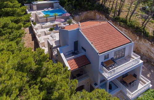 Brela Apartment | Two bedroom apartment with a swimming pool Brela, Makarska (A-19345-c)