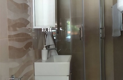 Marusici Apartment | Two bedroom apartment with terrace and sea view Marušići, Omiš (A-1040-d)