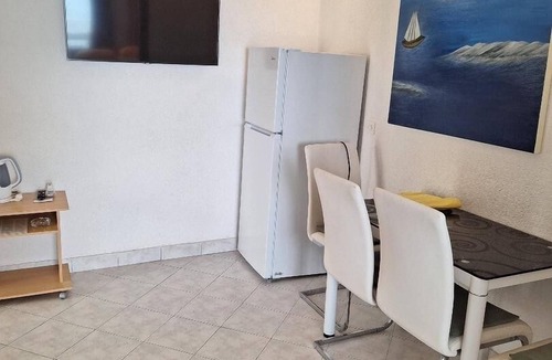 Pisak Apartment | Two bedroom apartment with balcony and sea view Pisak, Omiš (A-4281-c)