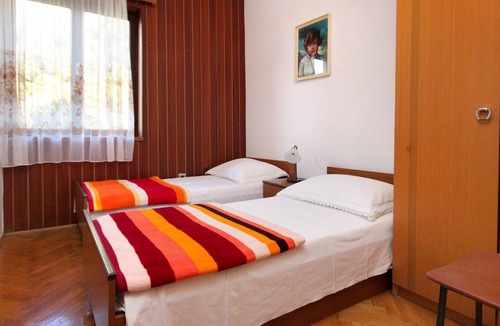 Marusici Apartment | Two bedroom apartment with balcony and sea view Marušići, Omiš (A-10009-a)